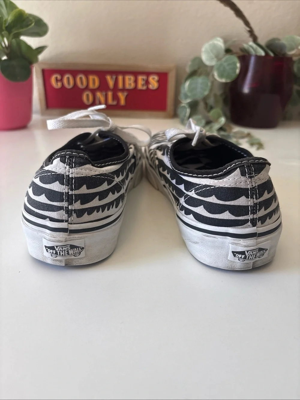Vans low top